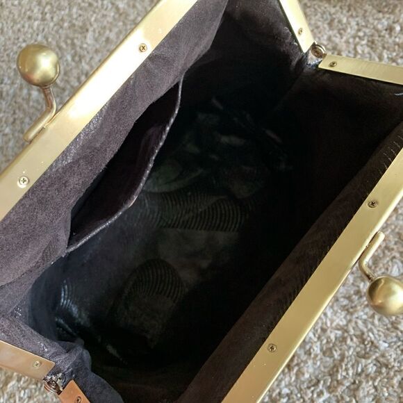 Handmade Real hair-on-horsehide Black Lace Printed Metal Frame Bamboo Handle Bag - Picture 16 of 16